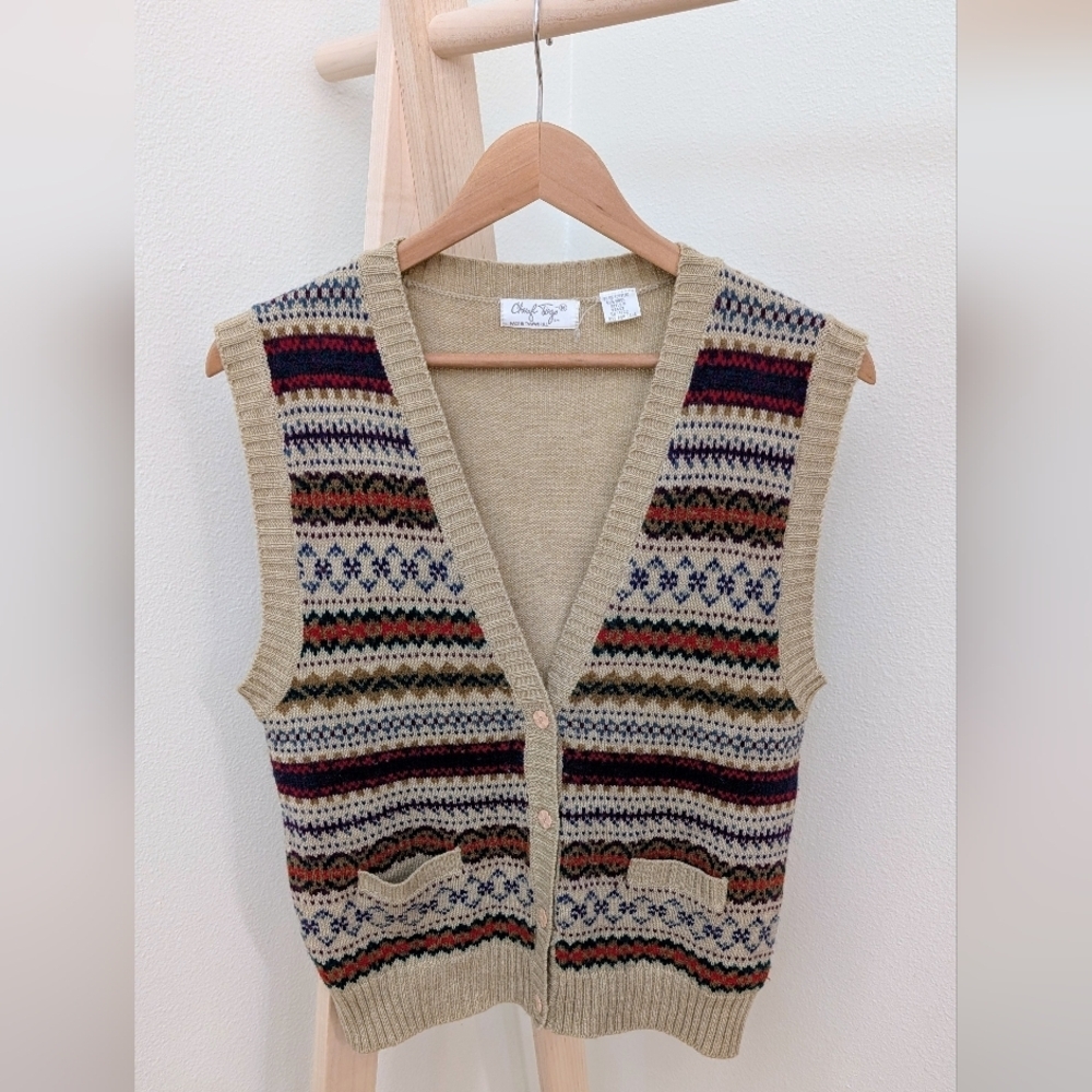 Vintage Fair Isle Abstract Geometric V-neck Button Front Sweater Vest In Ivory